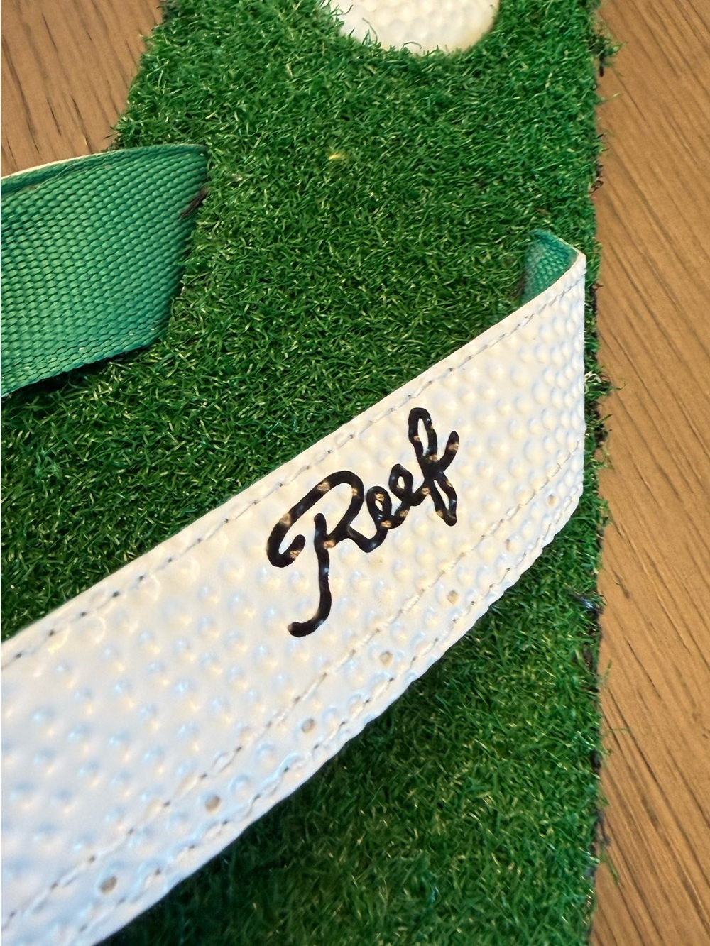 Reef Mulligan II Golf Flip Flops Sandals Turf Grass Bottle Opener Mens SZ 10 - Picture 9 of 13
